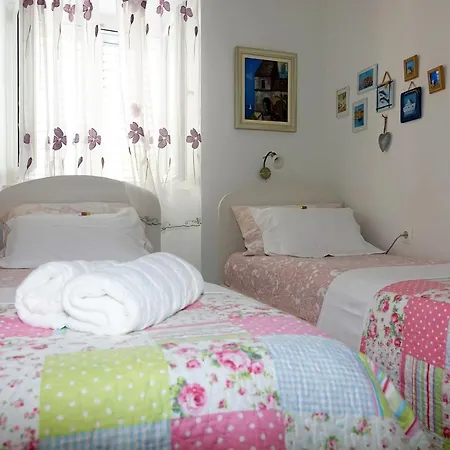 Two-bedroom In The Centre شقة