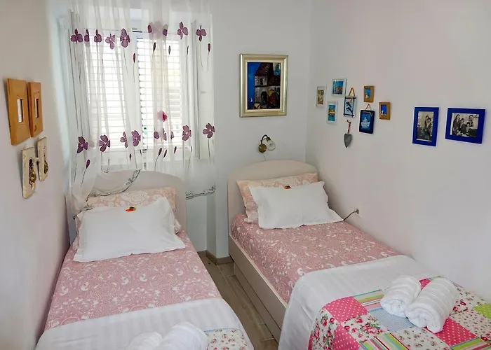 Two-bedroom In The Centre ماكارسكا