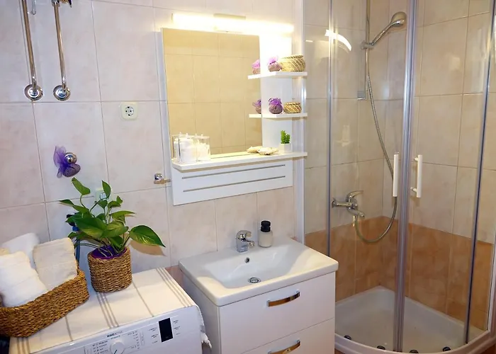 شقة Two-bedroom In The Centre *