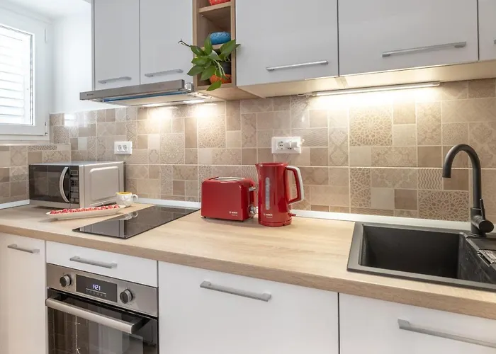 Two-bedroom In The Centre شقة ماكارسكا